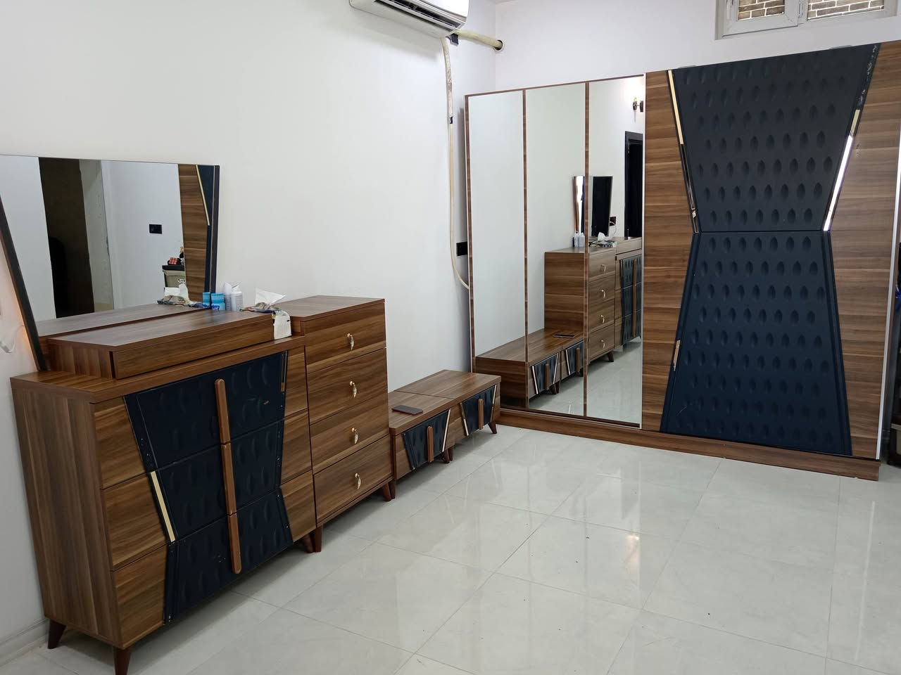 غرفه نوم تركي مستخدم 7 قطع للبيع بسعر 450 ومجال النقل زمار واطرافه زمار عليه... وتساب ***********
