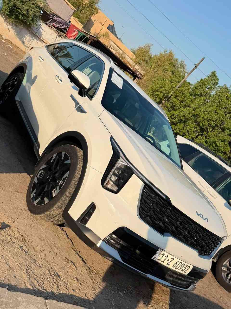 السلام عليكم ورحمة الله وبركاته 
 
كيا سورنتو 2025 خليجي مكفولة 

ظمان الشركة الدولية ماشية 13 الف 
فول مواصفات عدا البنراما 
مثل مموضح بصور 
رقم بغداد. 
السعر 320 وبيه مجال الاتصال على الرقم 
‭***********
