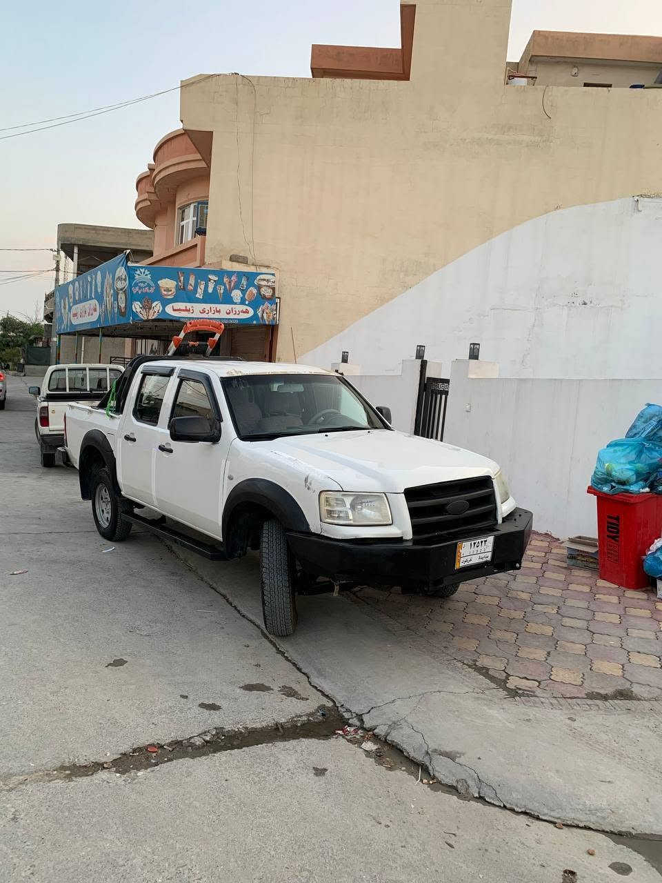 فۆرد ڕەنجەر مۆدێل ٢٠٠٨مەکینە بەنزینی بەخ دەبڵ ئەکسل شەفتەکانی لێکراوەنەوە سەیارە وەرگەراو دەعم و لێدراوی نیە عام بۆیاخ کراوە لەسەر ساخی کراوەتەوە گێڕو مەکینە بەشەرت تاقم تایە مانگێک ئەبێت بۆی بەستراوە گێچەکانی هەمووی مەزبوت و ئیش ئەکەن سەیارەکە مزایەدەیە کەرکوکەو بەیانی بچۆ ڕەقەمی بکە *********** رانية, السليمانية
