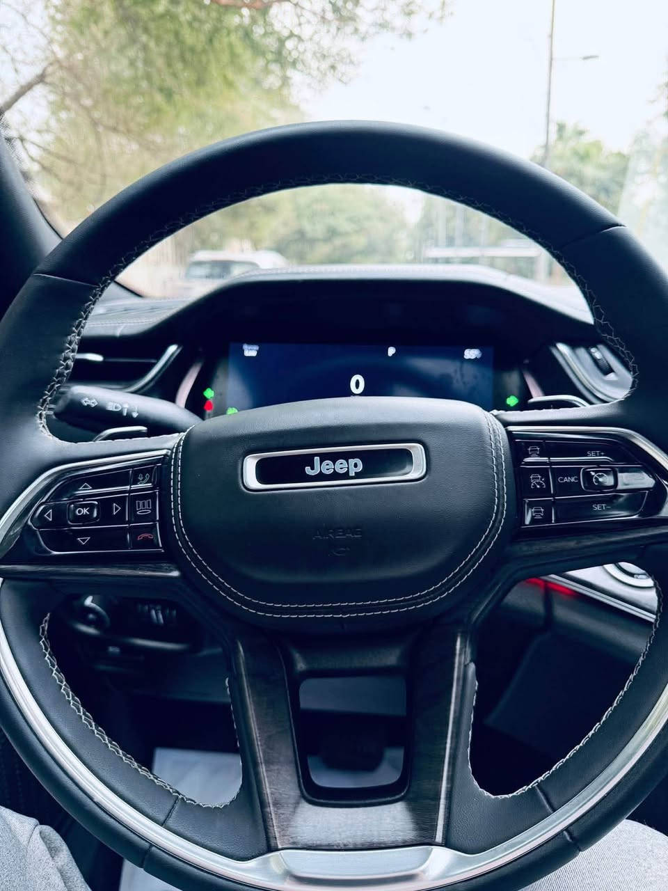 جيب كراند شيروكي اوفرلاند
الموديل : 2023

المحرك:V6, 3.6L.

السياره : 5 راكب المرغوب

رقم بغداد بسمي تحويل ثاني يوم

المواصفات : فول 1/1

* دفع رباعي 4x4.

* نظام تعليق هوائي (جكات). 

* قيادة ذاتية عند المنعطفات.

* رادار امامي مع مانع تصادم. 

* تحذير الخروج عن المسار. 

* مستشعر نوم السائق مع نظام التوقف الآلي. 

* تحذير النقطة عمياء  .

* نظام تحذير عند التقاطعات. 

* نظام تحذير عند تجاوز السرعة المحددة. 

* إنارة محيطية خمس الوان. 

* شاحن موبايل وايرلس. 

* تعديل وضعيات مقود السائق كهربائيا. 

* مرايا تعتيم ذاتي. 

* المرايا الجانبية قابلة للطي كهربائيا. 

* نظام الصوت 9 سماعات Alpine.

* ويل قياس 20 انج.

* سقف بانوراما. 

* شاشه كبيرة 10.1 انج. 

* نظام الخرائط (GPS).

* عرض خرائط الطريق على لوحة القيادة.

* لوحة القيادة بقياس 10 أنچ. 

* المصابيح الأمامية LED. 

* كشافات الضباب LED.

* المصابيح الامامیة متحرکة.

* دخول ذكي. 

* بصمة على 5 ابواب للدخول الذكي. 

* تشغيل عن بعد.

* الصندوق الخلفيي كهربائي.

* فتح الصندوق الخلفي مع حركة القدم.

* ذاكرة لحفظ وضعيات الجلوس للسائق. 

* ذاكرة لحفظ وضعيات الجلوس للراكب.

* مساج للمقاعد الامامية السائق والراكب. 

* المقاعد الأمامية كهربائية.

* المقاعد الأمامية تبريد وتدفئة.

* المقاعد الخلفية تدفئة.

* ستائر للشبابيك الخلفية.

* انارة داخلية LED متعددة الالوان. 

* حساسات امامية. 

* حساسات خلفية. 

* مكيف خلفي مع وحدة تحكم منفصلة. 

* تدفئة ستيرن. 

* مانع تصادم خلفي.

* بلوتوث تلفون. 

* محدد سرعة. 

* نظام التشغيل والاطفاء الاوتوماتيكي .

* نظام بريك اوتماتيكي.

وبعد بيه هواي مواصفات جناي الاوفرلاند يعرفهن

اني مستورده ومصلحه بيه ربع جاملغ صبغ فقط باقي غراضه الاصليه بدون تبديل وبدون صبغ فقط بارد جدا بسيط

سياره بدون ايرباك بدون لغد بدون شاصي شرط الفحص وين ميعجبك

ناشر رقم شاصي

سياره مسويله صيانه دهن وفلتر ومابيه اي نقص وبيه كتاب تضليل

مكاني بغداد

‏‭***********‬

وتساب 👈‭ ***********‬
