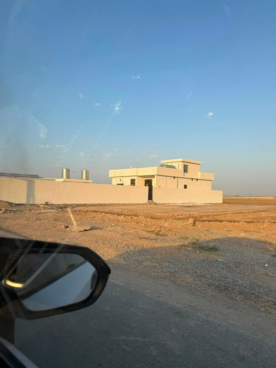 قطعة للبيع  
الموقع البكاره مقابل ورشه المحولات الكهرباء 
(كاع المحيميد ) صايره عل شارع التبليط 
المساحه٢٠٠
السعر ٨
الرقم ***********
