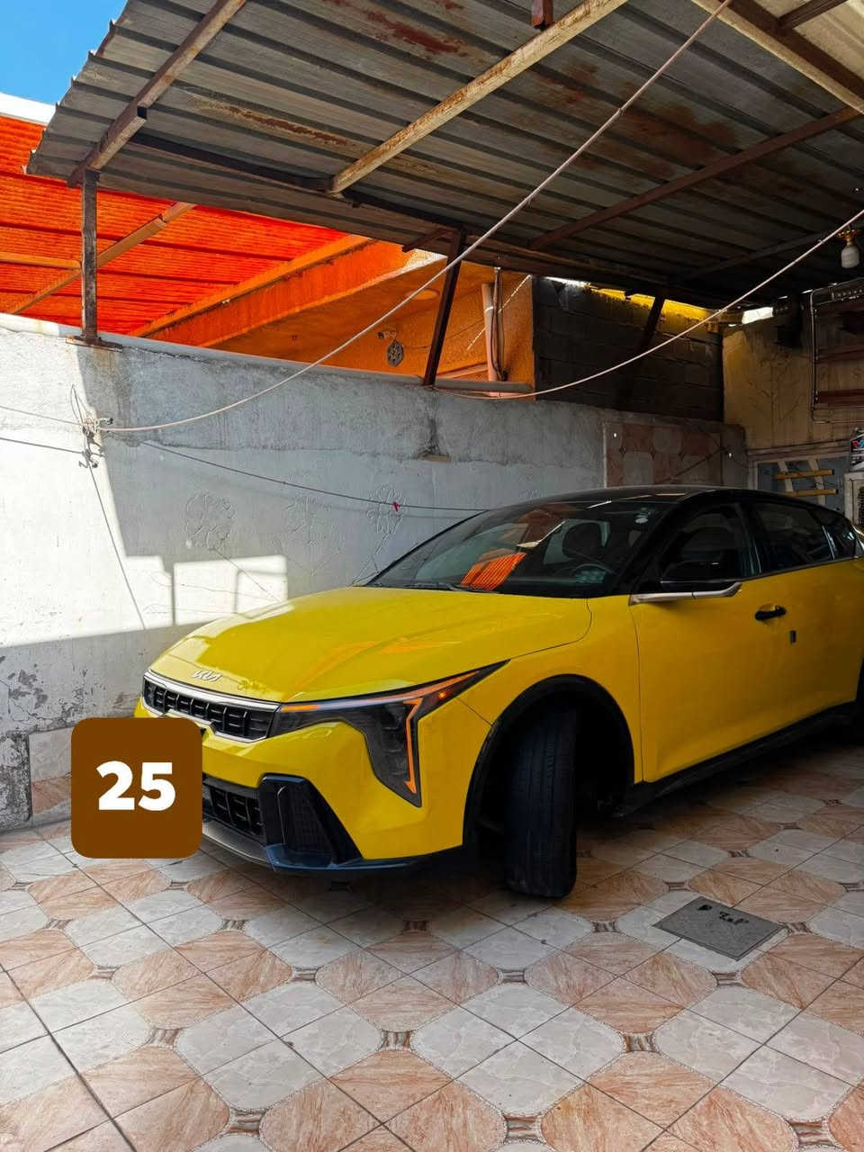 السلام عليكم ورحمه الله وبركاته
كيا K4 25 للبيع ليموني سياره جديد ماشيه 17 الف 
سياره جديد لاشواصي لا لغد سياره كير مكينه كفاله عامه 
سياره للبيع او مروس النترا 23 لو 24 تكسي فقط تفاصيل خاص اكثر

نص مكتوب في الصور:
- 25