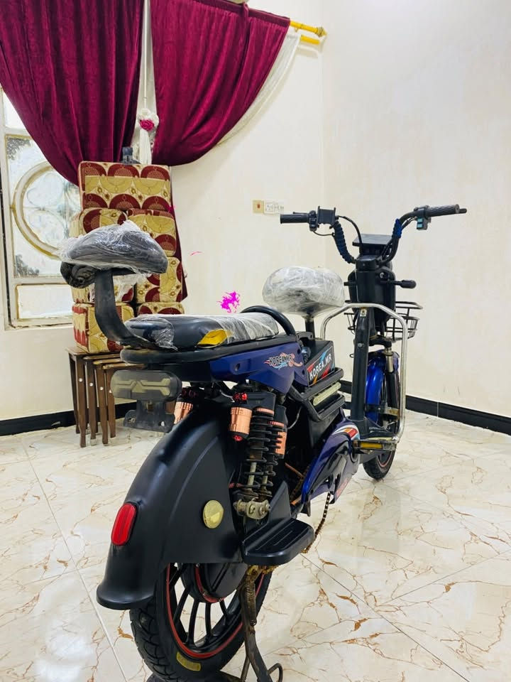 دراجة شحن • حجم ٢٠ • بدها بطاريات
