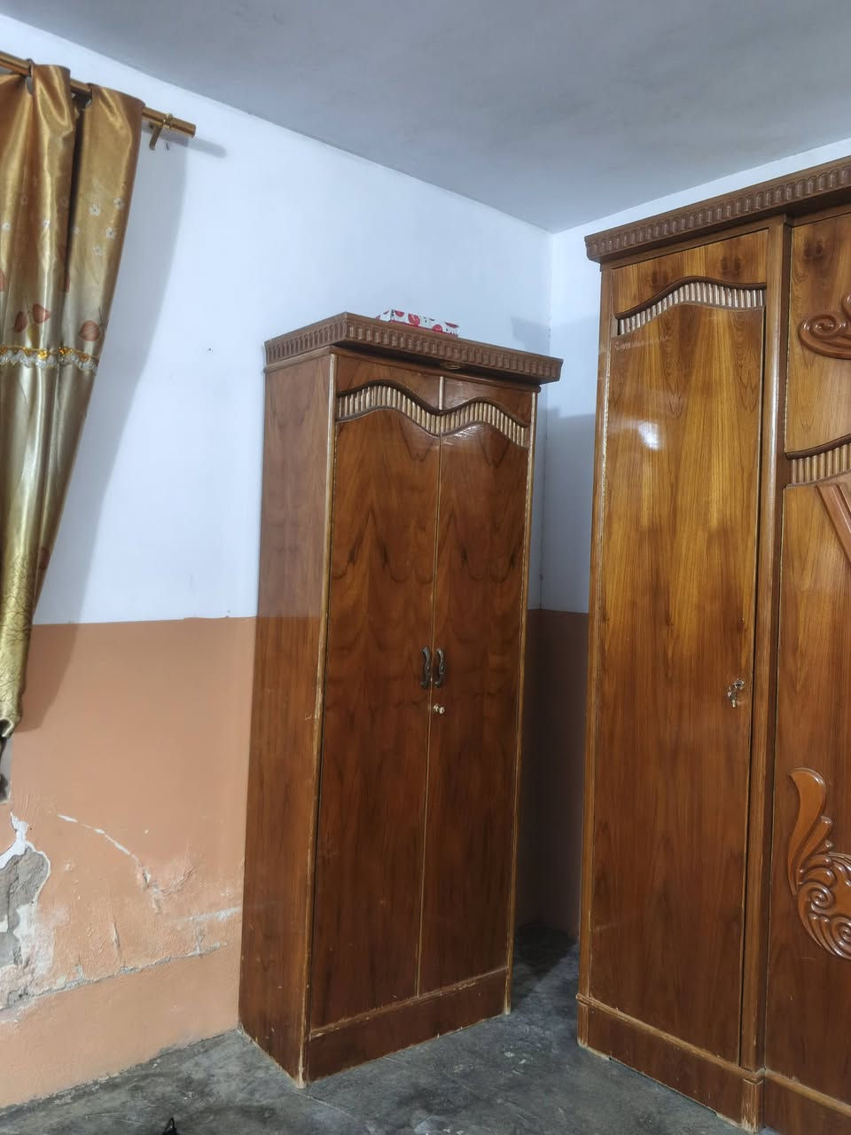 غرفه اخشاب للبيع لمكان زخيخه سعر خاص رقم ***********

