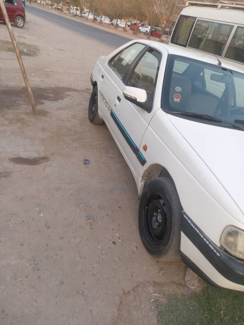 سلام عليكم بيجو 405موديل ٢٠١٢مكينه كير وتبريد خير من الله دوشمه جديده بيه نقوصات وبيها صبغ سعر ٢٦ مكاني لبياع رقمي  ***********
