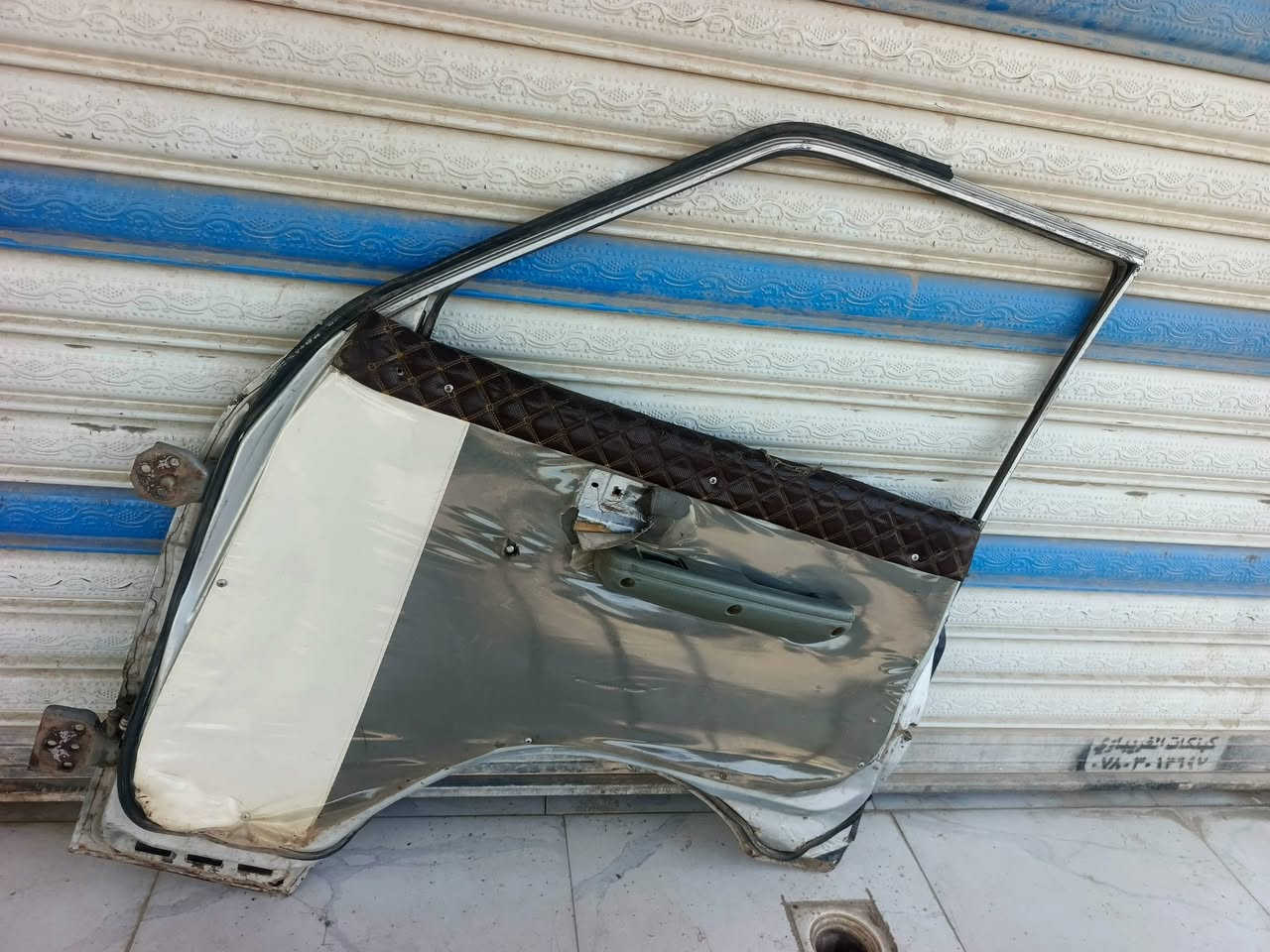 باب أيمن كيه بسته جاهز بطانة ومكينه وجامه سعره ١٢٠ رقم *********** مكان واسط
