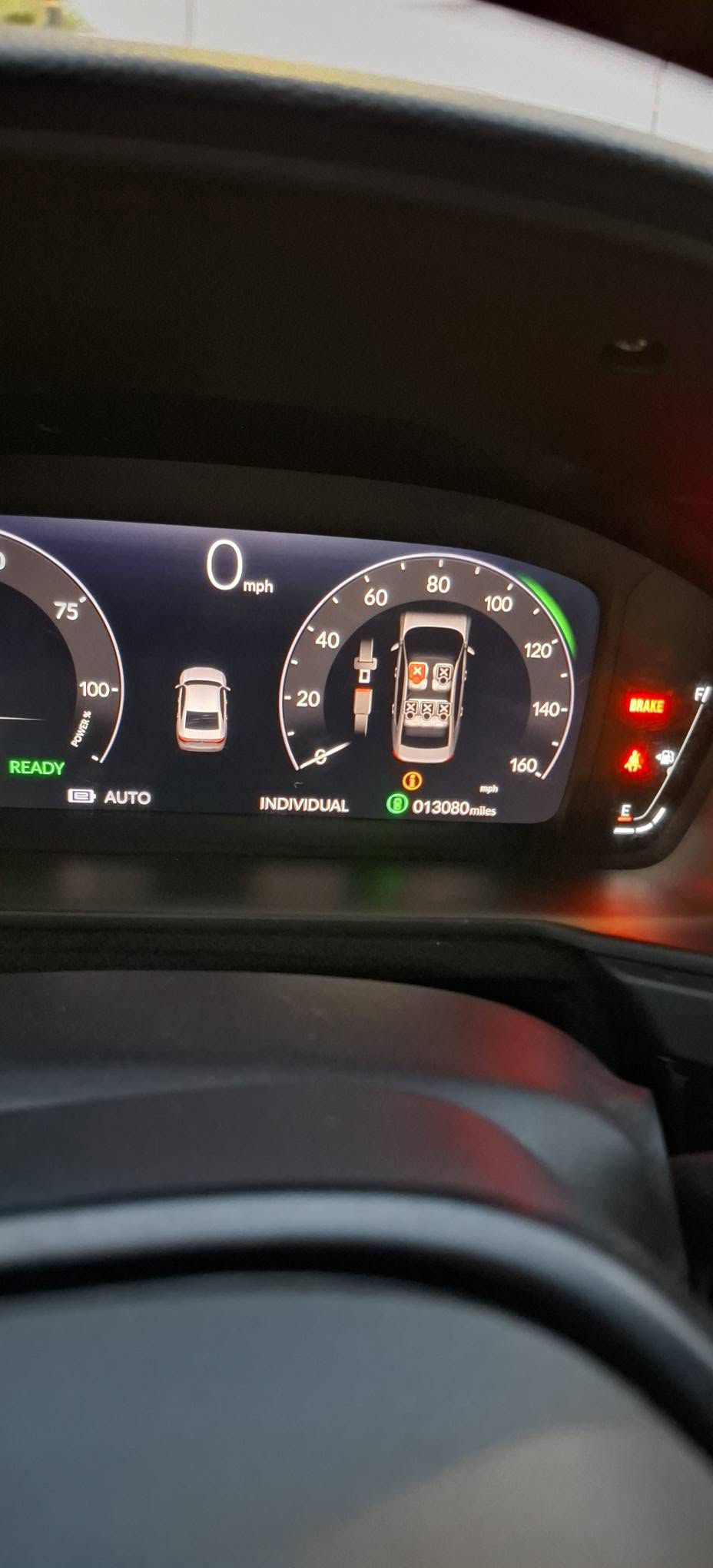 هوندا أكورد 2025 - فئة سبورت (Sport) 🚗.
📌 بيانات السيارة الأساسية:
الموديل: 2025
الفئة: سبورت / Sport
الممشى: 13,000 ميل فقط
🛠 تفاصيل البودي والضرر:
البودي: بونيد صبغ + جاملغ تعديل بارد (PDR) فقط.
البرشوت (الإيرباج): ستيرن + تحت الستيرن + دشبول (مفتوح سستم).
🌟 أبرز مواصفات فئة سبورت (Sport):
المحرك: 2.0 لتر هايبرد (أداء قوي واقتصادية بالوقود).
التصميم الخارجي:
ويل كب مقاس 19 إنش بتصميم رياضي مميز (Black Alloy).
سبويلر خلفي أسود لمظهر رياضي جذاب.
الشاشات والترفيه:
شاشة عرض لمسية كبيرة مقاس 12.3 إنش.
شاشة عدادات رقمية بالكامل (Digital Dashboard) مقاس 10.2 إنش.
دعم Apple CarPlay و Android Auto لاسلكياً (Wireless).
التجهيزات والراحة:
فتحة سقف.
مقعد السائق تحكم كهربائي.
ستيرن جلد رياضي مع دواسات تحكم بالسرعة خلف الستيرن (Paddle Shifters).
نظام تشغيل عن بعد + بصمة دخول وتشغيل.
إضاءة كاملة LED أمامية وخلفية.
أنماط قيادة متعددة (Sport / Normal / ECON).
أنظمة الأمان (Honda Sensing):
رادار تفاعلي ومثبت سرعة ذكي.
نظام المحافظة على المسار (Lane Keep Assist).
نظام الكبح التلقائي للطوارئ.
📞 للتواصل والاستفسار: [***********]
📍 المكان: [دهوك]
💰 السعر: [178 ومجال بسيط]
فقط بيع بدون مراوس سميل, دهوك

