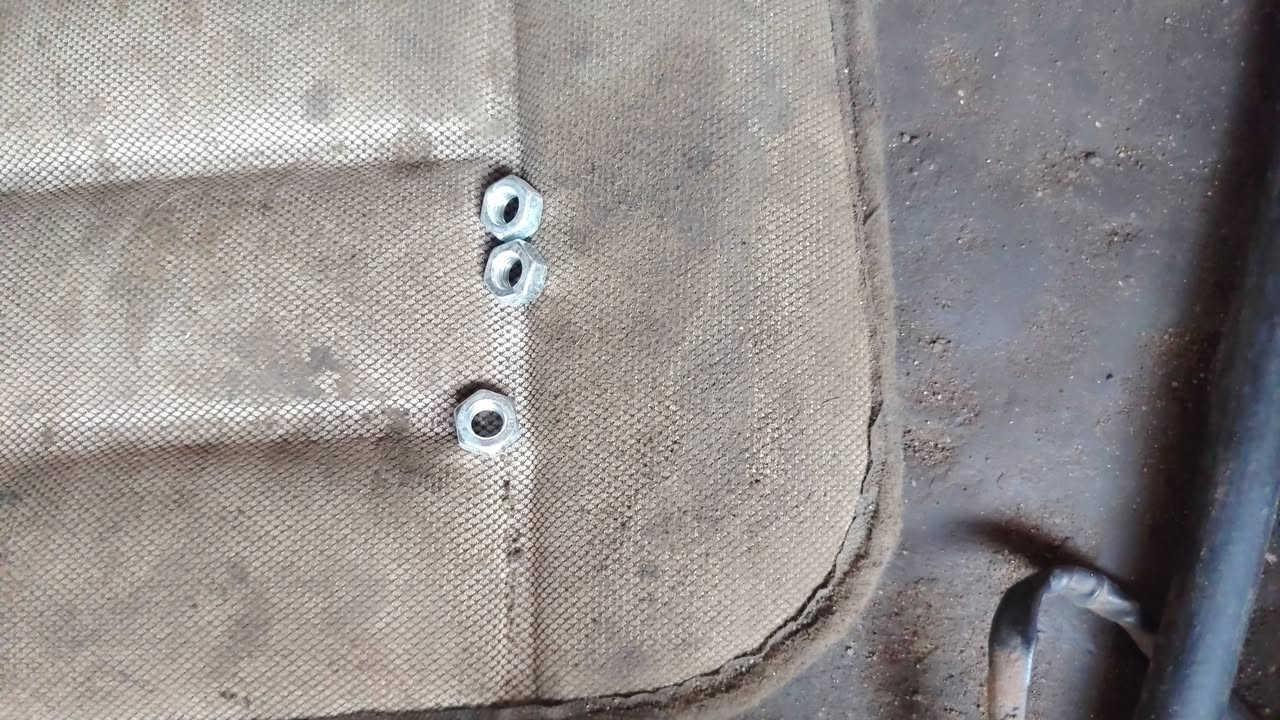 🔥 صيانة صالنصات العادم لمحرك GM 3600 🔧

تمت معالجة تسرّب غازات العادم من جهة الدكشن الحار الخلفي، وإنجاز العمل بدقة وفق المراحل التالية:

🔹 فك صالنصة العادم الخلفية وفحص مكان التسرّب
🔹 استخراج البرغي المكسور من الكور  المحرك 
🔹 تنظيف وتسوية أسطح التلامس وإزالة بقايا الكعكات القديمة
🔹 إعادة قلوزة  سنون تثبيت الصالنصات ومعالجة السنون المتضررة
🔹 استبدال جميع كعكات صالنصات العادم بكعكات جديدة
🔹 استبدال جميع براغي تثبيت الصالنصات ببراغٍ جديدة
🔹 إعادة تركيب الصالنصات وشدّ البراغي بالتسلسل الصحيح
🔹 تشغيل المحرك وفحص المنظومة والتأكد من انتهاء التهريب وصوت نفخ العادم

✅ شغل دقيق لمعالجة تهريب العادم والمحافظة على هدوء المحرك وأدائه الصحيح.

🔧 ورشة أنور سوزوكي وإكونوكس

📍 كربلاء – الحي الصناعي – البلوك الثاني – شارع السايدين (سايد الدخول)

📞 ***********
📞 ***********

خبرة بالتشخيص… ودقة بالتنفيذ 🚘
