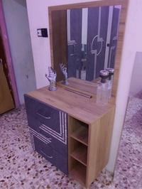 بغداد الزعفرانيه • غرفه اخشاب • دوشك منفصل