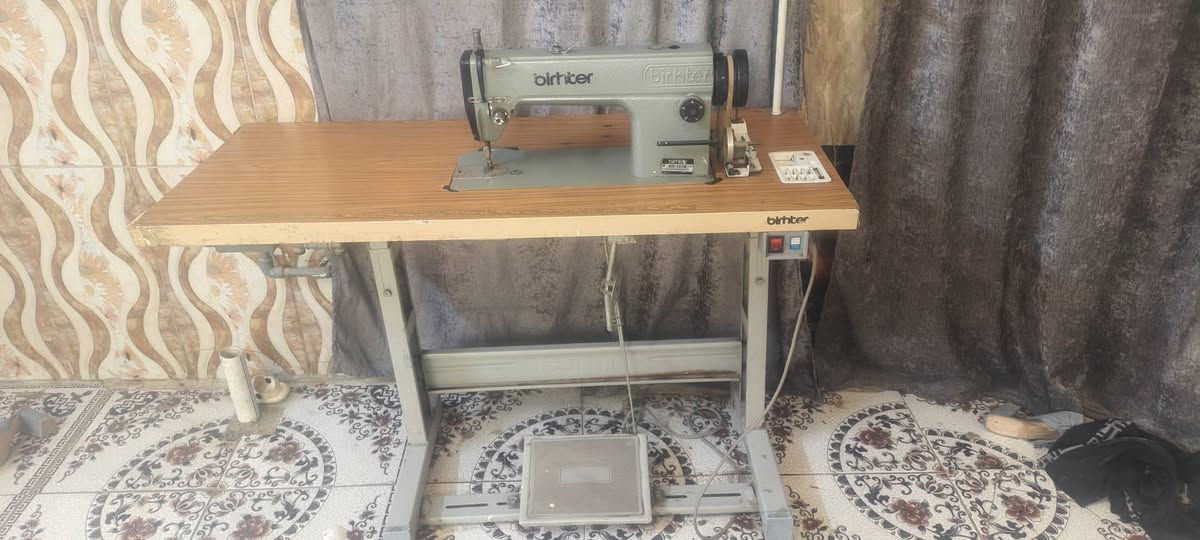 مكينة خياطة • بغداد • بها مجال