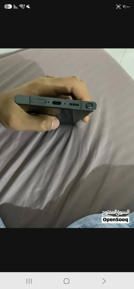 جهاز نضيف كلش مبدل شاشة شرط اصلية وتفحصها وين ما تريد لون زيتونى ذاكرة 256 الرام 16 اي استفسار راسلنى واتساب ملاحظة يرادلة تبديل Cا واطيح سعر التبديل مالته للشراي بس يشحن طبيعي عادي يعني كامل ملحقات مكاني بصرة ***********
