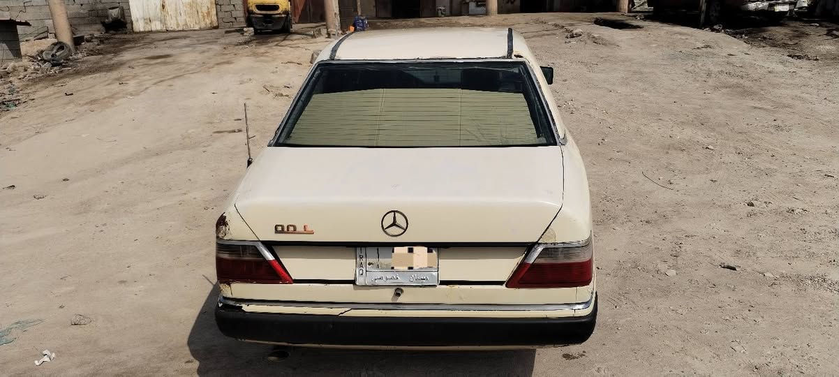 السلام وعليكم
مارسيدس 89
بيع مستعجل مكينه 2500
قواعد سليمات مداور ثاني يوم السعر 25 بيها مجال بصيط 
 عنوان البصره القرنه رقم الهاتف ***********
