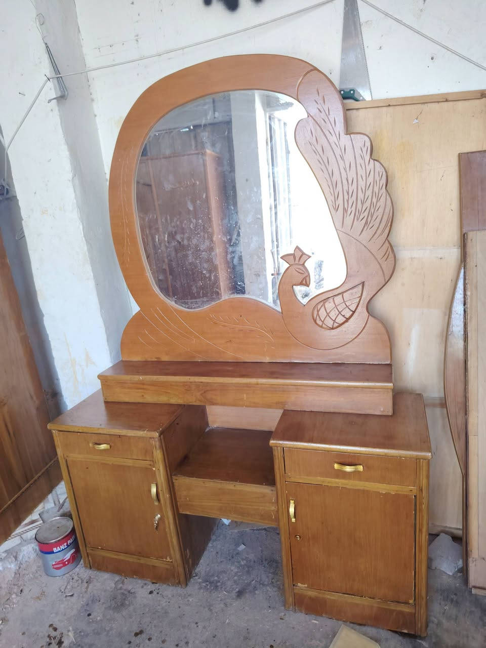 ميز مرايه 50 بوفيه تزكام جديده متر ونص 75 كنتور ابو 3 تزكام 175تخت جربايه نضيف يخبل 40 كربلاء ***********
