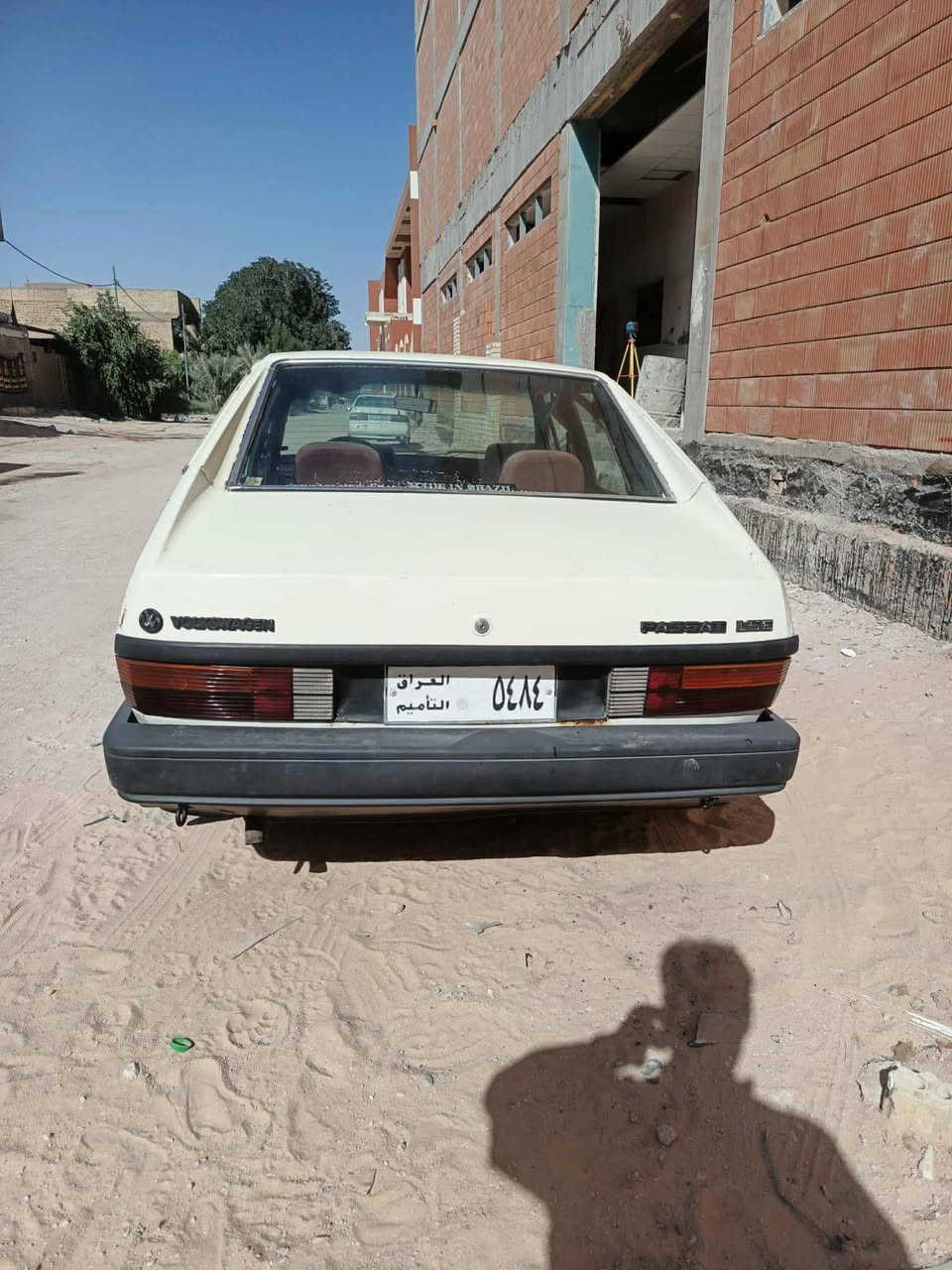 للبيع شرط المداور السعر ٢٠ ورقه وبيه مجال مكان السياره النجف ***********
