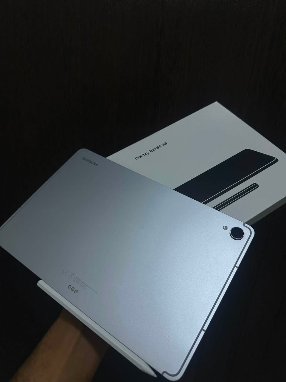 للبيع Samsung Galaxy Tab S11 (نسخة الشريحة 5G)

الذاكرة والتخزين: ذاكرة عشوائية 12GB RAM + ذاكرة تخزين 256GB.

الشاشه والمعالج: شاشة Dynamic AMOLED بتردد 120Hz مع معالج MediaTek Dimensity 9400+ الرائد لتقديم أداء خارق وألوان مذهلة في الألعاب والمهام الثقيلة

يجي ويا القلم الأصلي باستجابة فائقة السرعة، ينطيك شعور الرسم والكتابة على الورق بالضبط، ومثالي جداً للدراسة والتصميم.

الشاشة 11 إنش توفر لك التوازن الكامل بين الإنتاجية والراحة؛ أسهل بالاستخدام اليومي وأخف بالحمل ، ومناسبة للقراءة واللعب بدون أي إجهاد لليد

متوفر معهُ العلبة الكاملة مع وصل الشراء، بالإضافة إلى شاحن أصلي، كفر أصلي مستورد من أمازون، وشاشة حماية أصلية .

الحالة والجيل: أحدث إصدار من سامسونج بعالم التابلت، استعماله قليل وخفيف، والجهاز جديد وبحالة ممتازة جداً

للاستفسار عن السعر ***********
