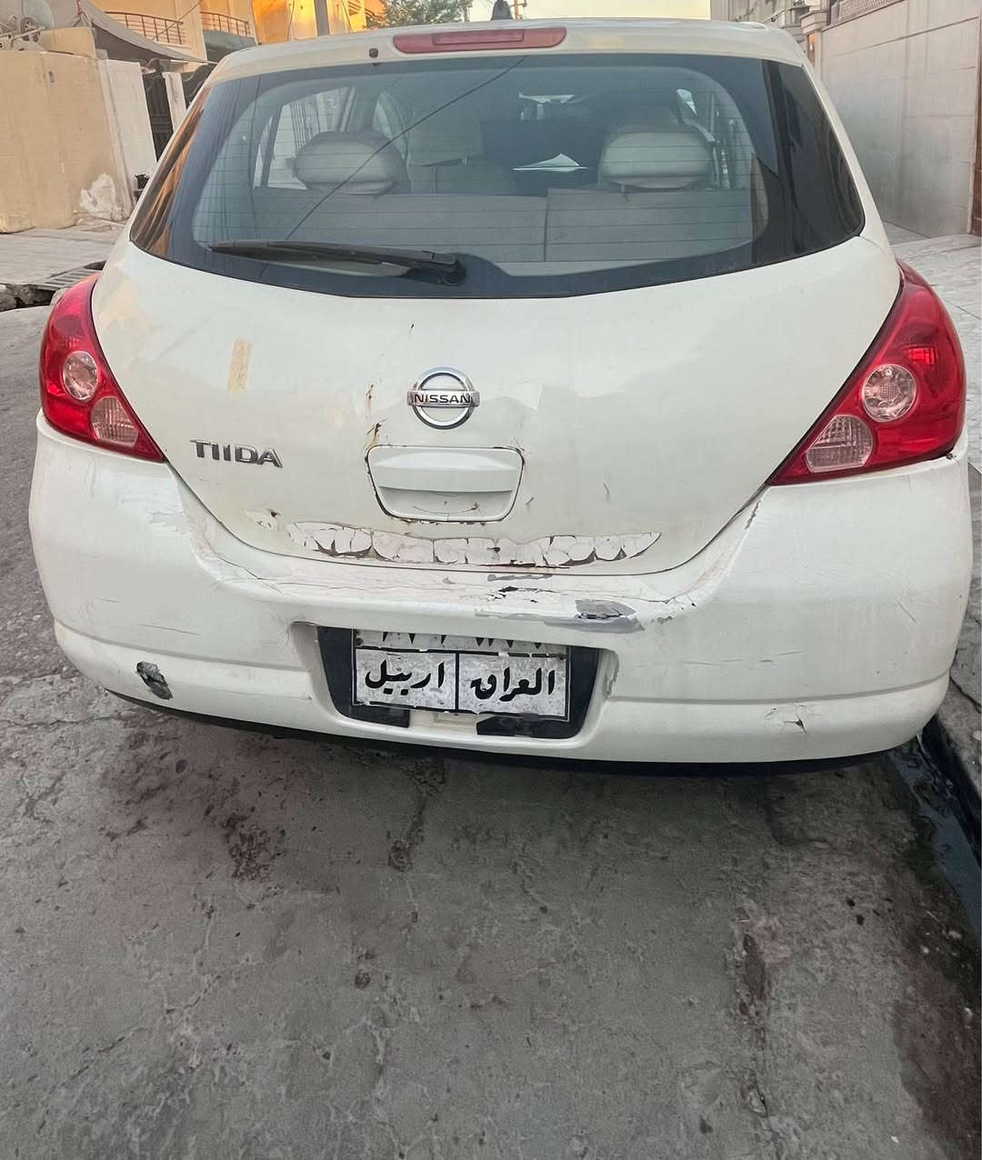 نیسان تیدا 2008
سەیارەکە خاوێن راگیراوە مەسروفی تێدا کراوە 
گێر و مەکینە و تەبرید بەشەرت 
سەیارەکە کەم مەسرەفە و ئابووریە لەبەنزین
سەنەوی و هەزە بەسەرچووە رەقەمیش کۆنە
سێ پارچەی هەیە 
١- دەرگای سندوق ناوی نەگرتیە 
دوو دەرگاشی سەکن و پشت سەکنی سبوغی ئەوروپیە
لەگەل دوو جێ ساردەکوت 
نرخ 80 و معامەلە 
ژم *********** أربيل, العراق
