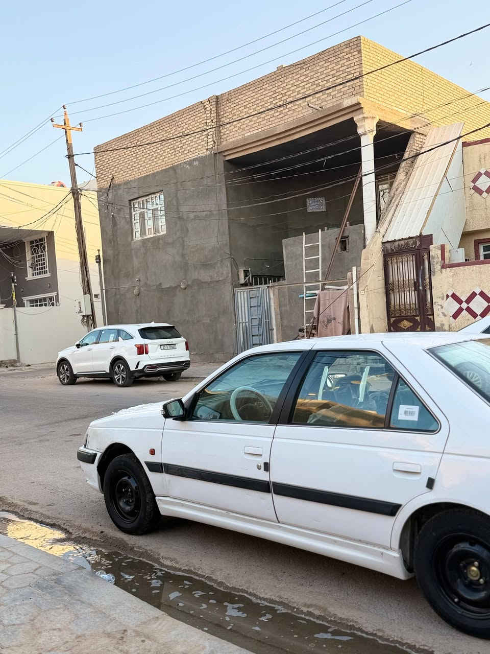 السلام عليكم 
بيجو بارص للبيع 2012 سيارة بدون ضربه گير محرك حدادية كارتون تخم تاير جديد السعر 37 مكاني نجف 
الرقم:‏‪***********‬‏
