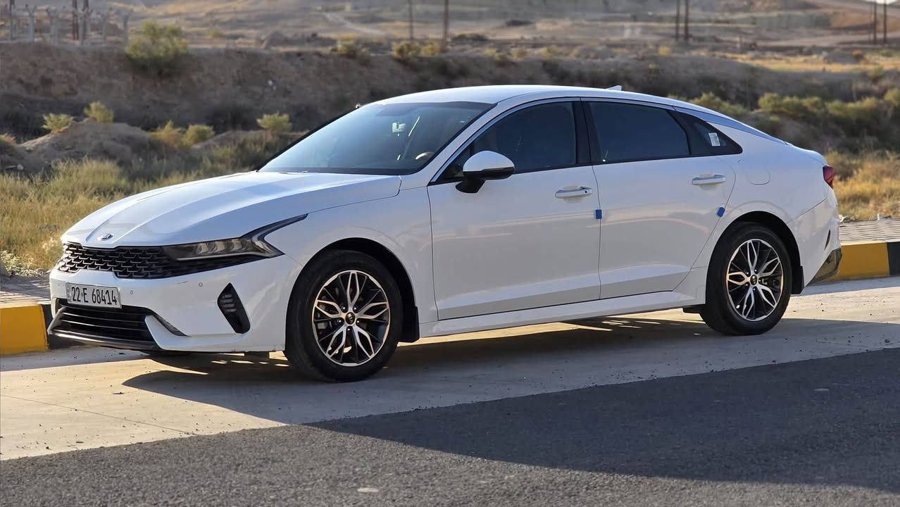 Kia k5 2021 

ماشي 125 

موديل 2021  خليجي 

ضرر باب مبدل 

المكان موصل 

بيها ملاحظات رصعات طخم تواير جديدة

***********
