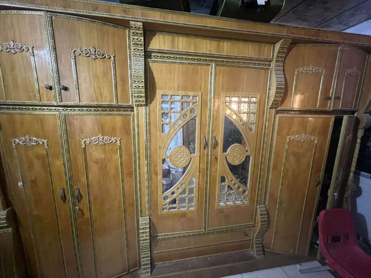 غرفه اخشاب • ٣ شهور • بلا كسر