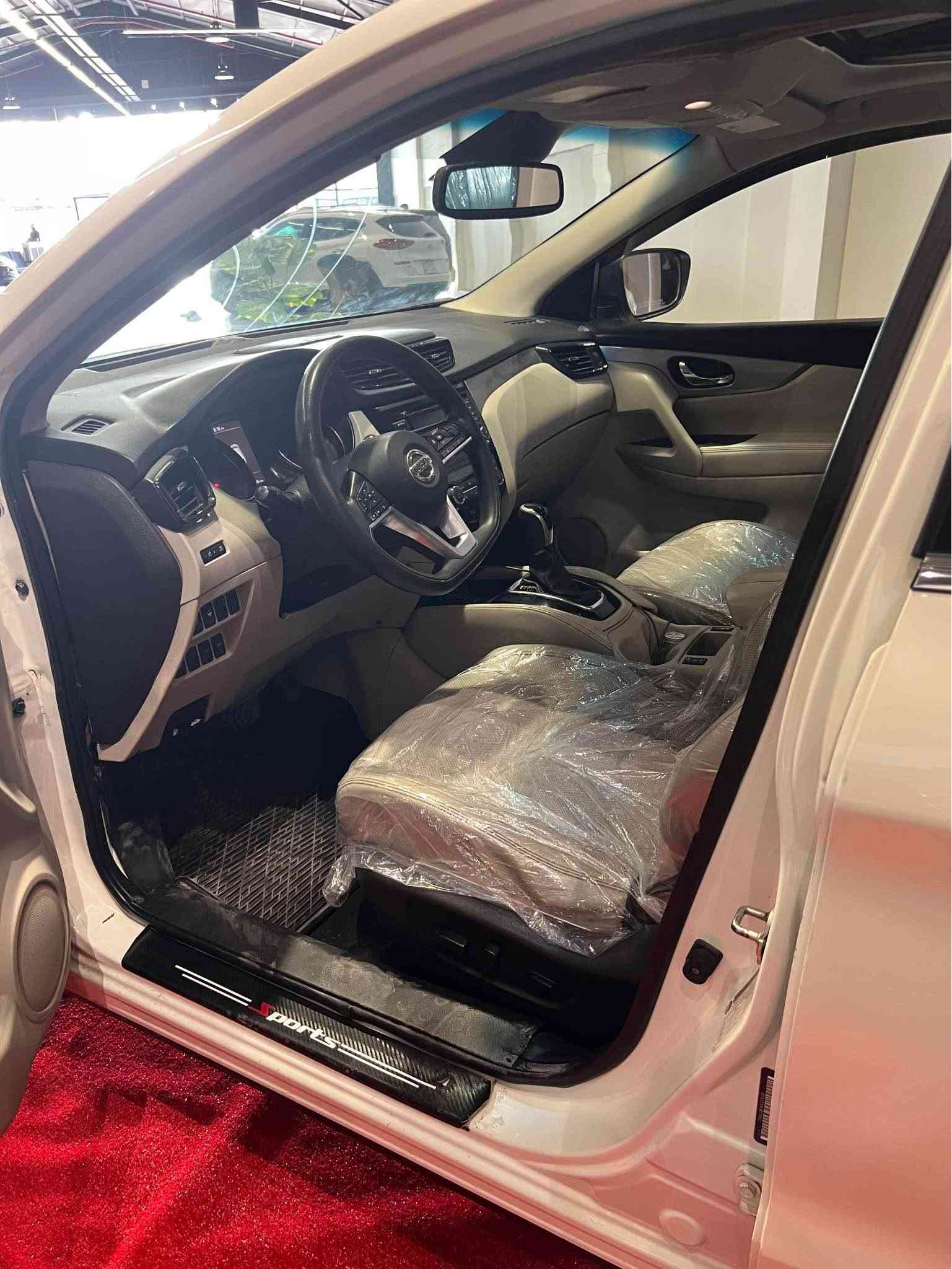 نیسان روگ سبورت
مواصفات SL فول فول
فتحە 
رادار
٥کامیرا
داخل اصفر
کشن جلد +تدفئە_هیتر
ستیرن تدفئە -سوکان هیتر
٣قطعە صبغ شاصی بی تعدیل
ارباک ستیرن سستم
محرک کیر تبرید کهربائیات بشرط
سنویە جدید
سعر ١٣٨$ معاملە
مکان اربیل
واتساب *********** أربيل, العراق

