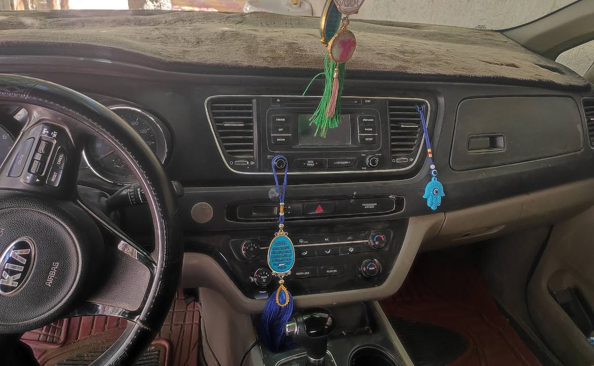 السلام عليكم سيدونا موديل 16سنويه ل30 كير اوتماتيك تبريد شغال بانزين بيهه صبغ احزام وبيهه كازكت سعر 150 رقم هاتف ***********

