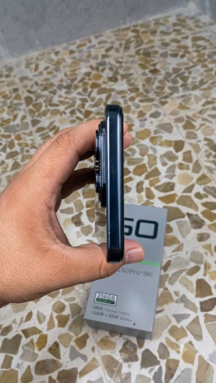 نوت 50برو بلس فايف جي  صيني صيني صيني  ما مستخدم فقط محتوح من الكارتون +بدون شاحنه ادفع سعر عجبني ابيعك) ***********
