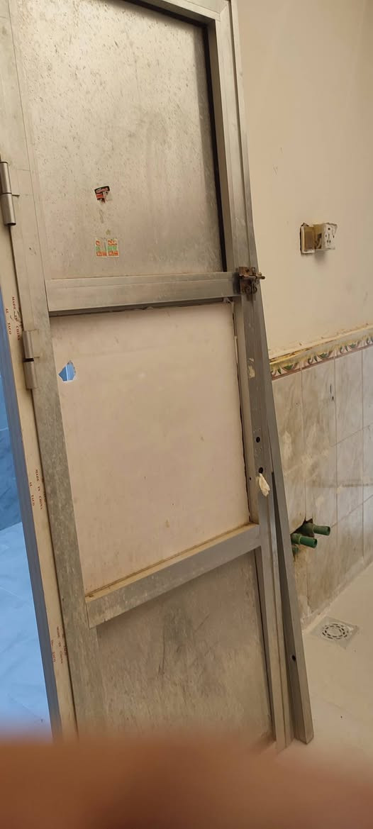 ابواب صحيات المنيوم العدد اثنين للبيع ***********

