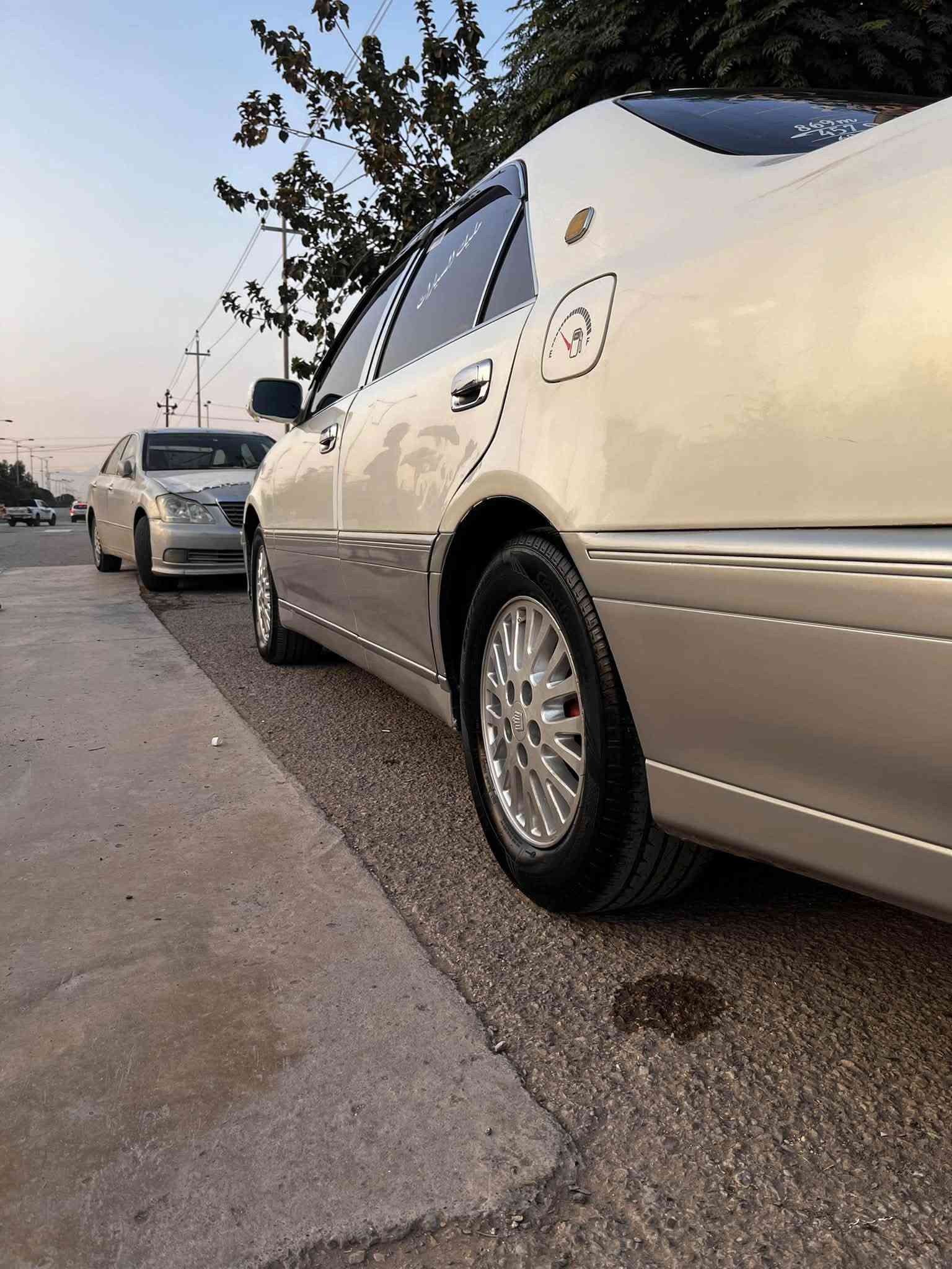مالك • مكينة • فتحة سقف