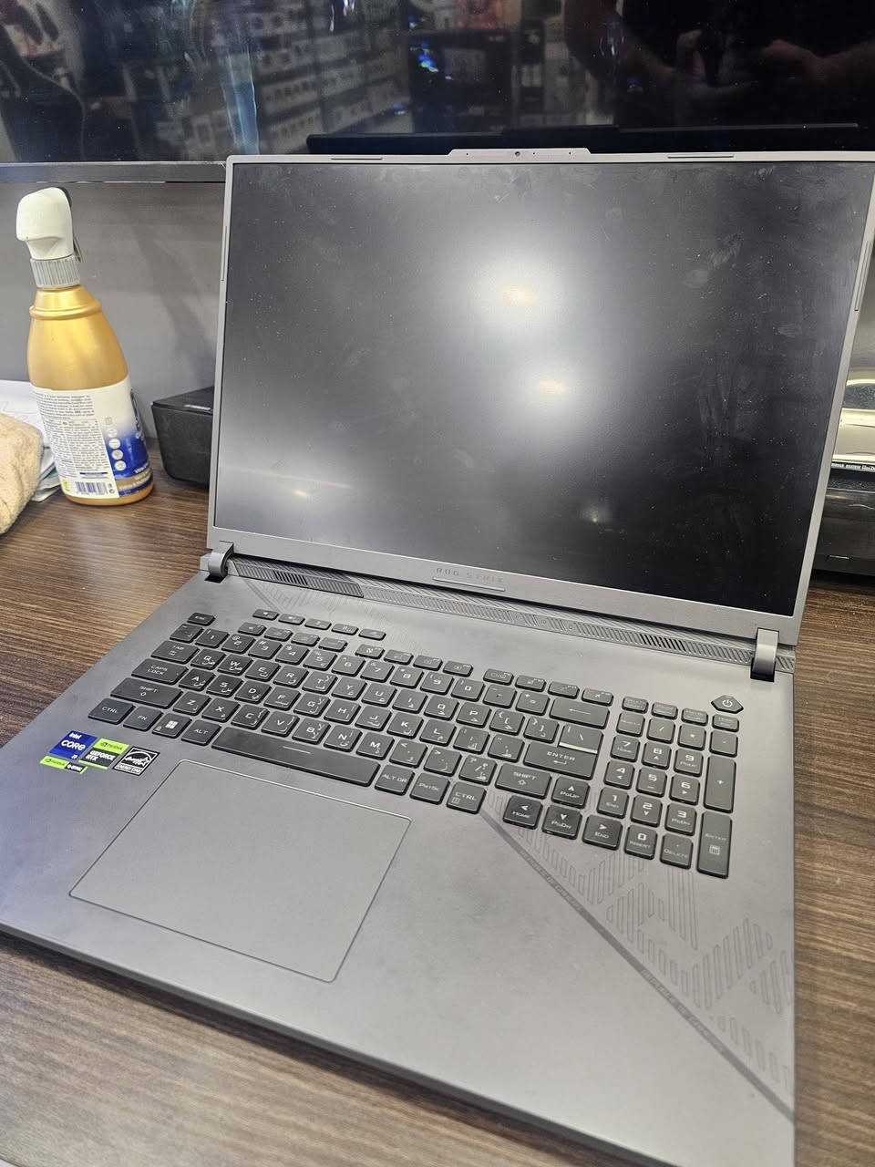 ROG Scar G18 للبيع
Asus rog strix scar g18 (g814jvr)
I9-14900HX
RTX 4060 8GB (140 Watt)
32GB DDR5
1TB SSD NVME 7000 mb/s
2560x1600p / 240hz / ips hdr

ميحتاج اكتب اكثر

اللابتوب بحالة جداً نظيفة و كامل كل غراضه مع الجنطة

بغداد / ***********

السعر 2 مليون
