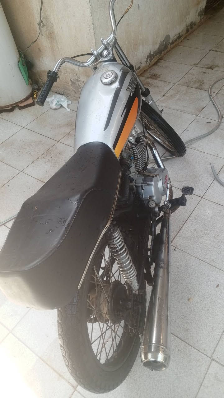 عمي 👍سلام عليكم دراجه لبيع  يعني  دراجه نضيفه انضف من بصوره سعر300وبيها مجال  لشراي وبيها  مجال لحلوين مكاني حي صناعي ناصريه رقمي لستفسار *********** مامتواجد فيس راسلني واتساب وبخدمت شراي
