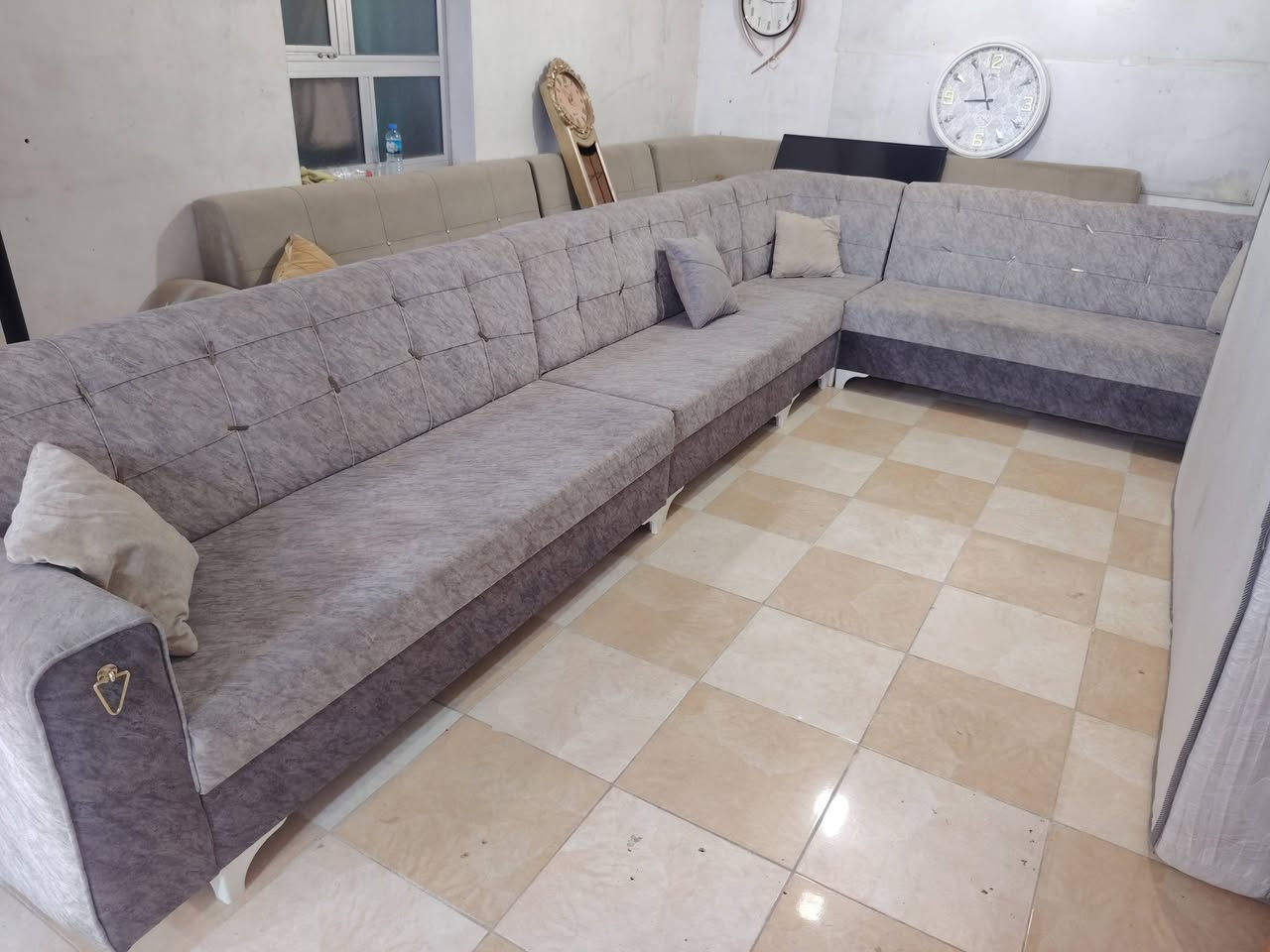 غراض لبيع العنوان كأني كورده قريب جامع الرحمان مقابل حديقة رقم موبايل *********** وتساب
