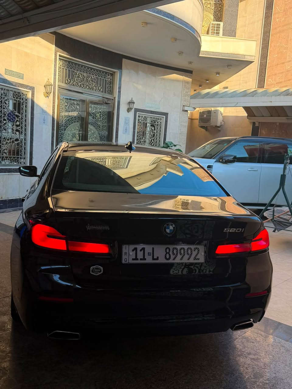 BMW 520i وكالة العروش
الفئة الخامسة
المشي:km56.000
مغلفة نانو حماية ppf 
اللون اسود ،المقاعد جلد 

مواصفات السيارة:

 • الكاميرا الخلفية
 • سقف بانورامي
 • صندوق كهربائي
 • تدفئة المقاعد
 • فتحة السقف
 • بصمة شاشة لمس 
 • مسند الذراع
 • مرايا جانبية كهربائية
 • نوافذ كهربائية
 • شاشة
 • مراقبة النقطة العمياء
 • التعرف على إشارات المرور
 • التحكم التلقائي في درجة الحرارة
 • نظام بدء التشغيل
 • نظام فرملة الطوارئ
 • المصابيح الأمامية ليد
 • مصابيح الليزر الأمامية
 • قفل مركزي للأبواب
 • مانع الانزلاق
 • أبِل كار بلاي
 • إضاءة محيطية
 • لوحة قيادة رقمية
 • التشغيل عن بعد
 • ABS
 • XDrive
 • رادار
 • شاحن لاسلكي
 • ستائر خلفية
 • كشافات ضباب
 • اركن السيارة بالتحكم عن بعد
 • تعليق تلقائي
 • وضع القيادة
 • مثبت السرعة التكيفي
 • مرايا جانبية لِد
 • زر التشغيل
 • الضوء العالي التلقائي
 • نظام التوجيه الكهربائي
 • حساسات ضغط الإطارات
 • نظام تنبيه السائق
 • نظام مساعد الازدحام المروري
 • قفل الأمان للأطفال
 • نظام صوت هارمن كاردون
 • المصابيح الأمامية التكيفية
 • نظام التحذير من حركة المرور الخلفية
الضرر:
بارد بهلال التاير الخلفي +رصعة بالباب الخلفي

السيارة نظيفة ما ناقصها شي سيرفس كامل بالوكالة
رقم بغداد بأسمي تحويل ثاني يوم

السعر 33.000$ 

الرقم ***********
