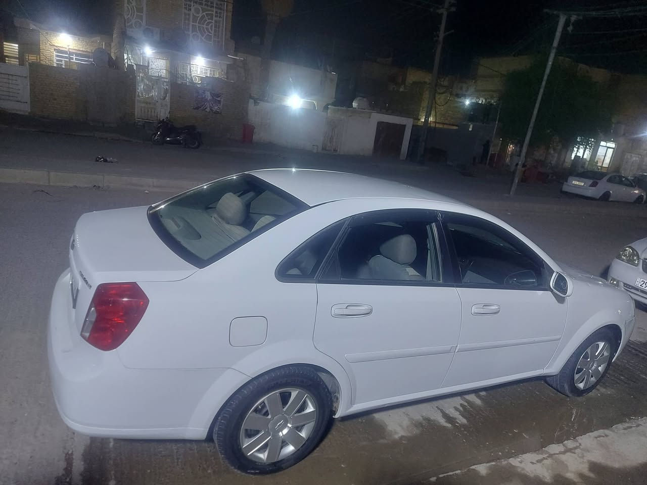 السلام عليكم
سياره اوبترا  موديل 2014  مكفولة  كفالة  عامة مكينة وكير نظيفة تخم تاير جديد باتري جديد و صدر امامي و خلفي هستوني شاده  والسيارة بأسمي  تحويل ثاني يوم  الرقم واسط للاستفسار الاتصال على الرقم ***********
