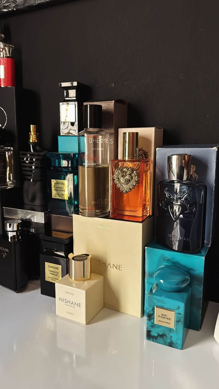 مساء الخير ع الجميع 
مجموعة عطور اصليه للبيع
***********
