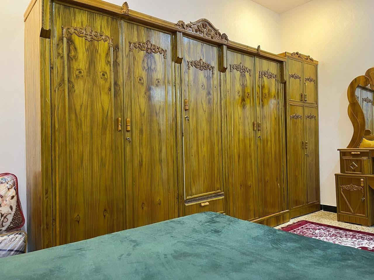 السلام عليكم موجود غرفه نوم  عراقي معروضه للبيع للاتصال بالرقم واتساب *********** بسعر مناسب مكان ديوانيه
