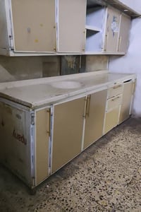 كاونتر • باب واحد • يحتاج شد