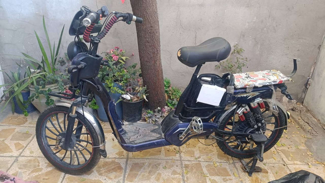 سلام عليكم
دراجة شحن  
درجة شغلة بس عوزها بطاريات 
ابيع كوم حديد 
سعر : 75 الف وبيها مجال 
***********
مكان / بغداد حي طارق
