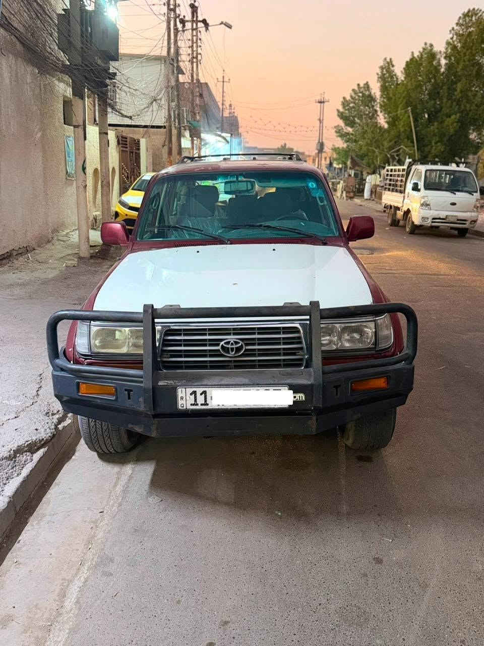 السلام عليكم شباب.
لاند كروزر 1993 . محرك 1UZ . 
8 سلندر. سنويه جديده. 
تحويل ثاني يوم بأسمي. 
كير ومكينه جدد. 
تدفئة ـ تبريد. 
كلشي جديد بيهه. 
السعر : 65 ورقه. وبيهه مجال للشراي. 
للأستفسار : ***********ـ *********** . او خاص. 🥰
