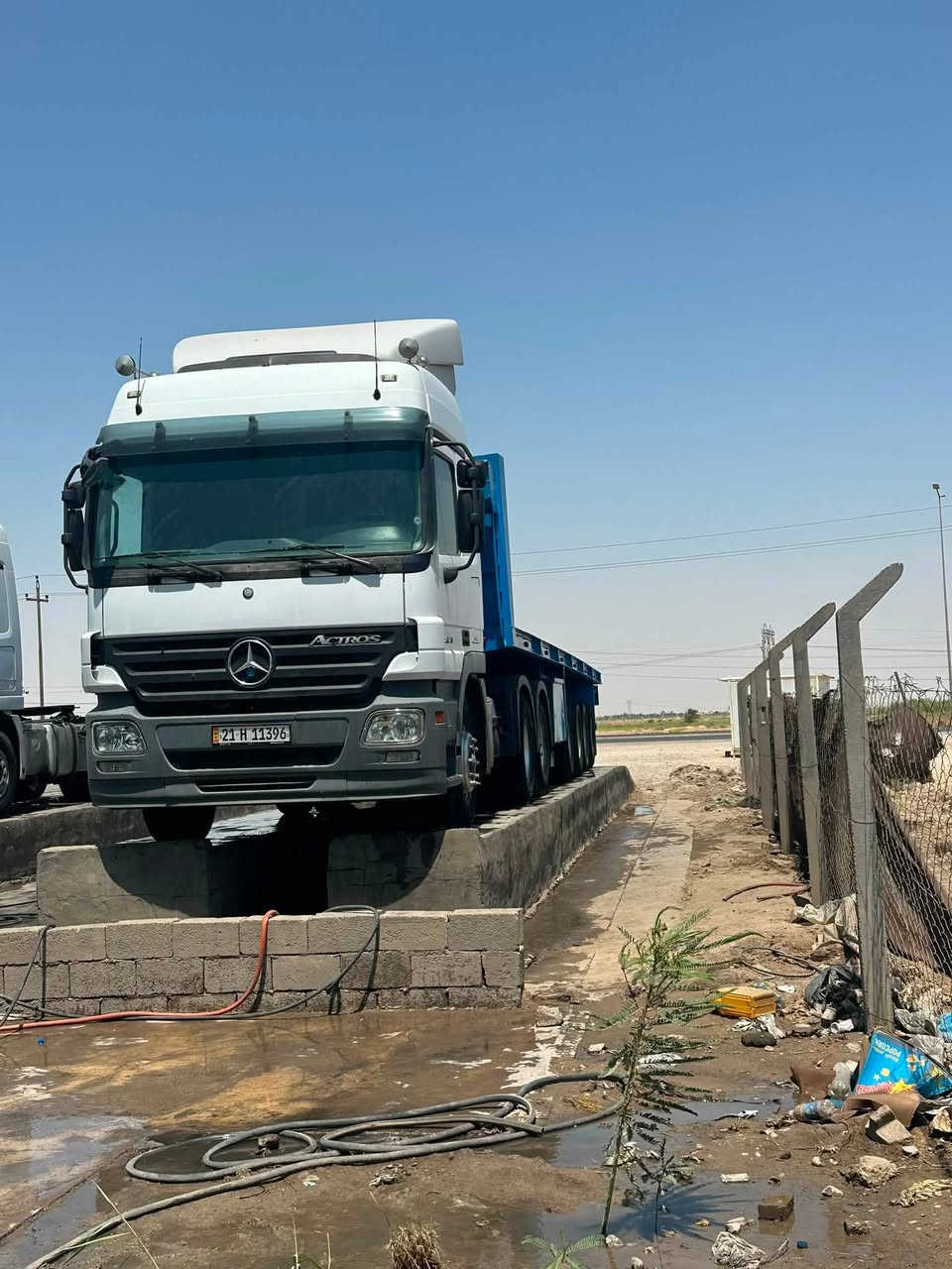 السلام عليكم سيارة البيع موديل 2006
سيارة كاملة رقم جديد سنوية جديدة مكفولة كفالة عامة السعر 625 ورقة يعني ستة وربع وبيها مجال الاستفسار *********** العنوان واسط قرب سيطرة اللج
