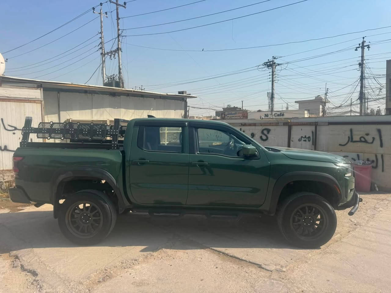 للبيع – Nissan Frontier PRO-4X موديل 2023 🇺🇸🔥

📍 رقم بغداد رقم مميز 

💰 السعر: 23,000 دولار (قابل للتفاوض بالحدود المعقولة)

أعلى فئة PRO-4X بمحرك 3.8 لتر V6 (6 سلندر) بقوة 310 حصان مع جير أوتوماتيك 9 سرعات ودبل ثقيل (4×4). 

مواصفات السيارة والإضافات:
✅ وارد أمريكي.
✅ الضرر السابق كان في الباب الخلفي والصندوق الخلفي فقط، وتم تبديل القطع بقطع كاملة. اصليه 
✅ مركب عليها كت ترفيع احترافي كامل (صدر) يرفع السيارة تقريبًا شبر عن ارتفاع الوكالة. مع العلم الصدر القديم موجود اذا تحب ترجعه على البلادي 
✅ مساعدات وقطع ترفيع كاملة.
✅ درع أمامي (Bull Bar).
✅ قفص خلفي خاص للتخييم وحمل المعدات (Bed Rack).
✅ شكل هجومي ومميز، جاهزة للبر والرحلات والتخييم.

السيارة قوية جدًا، وثباتها ممتاز، وتعتبر من أفضل فئات الـ Frontier PRO-4X لعشاق الطرق الوعرة والاستخدام اليومي.

📍 الموقع: بغداد حي الاعلام 
📞 للاستفسار والمعاينة: على الخاص أو الاتصال ***********
