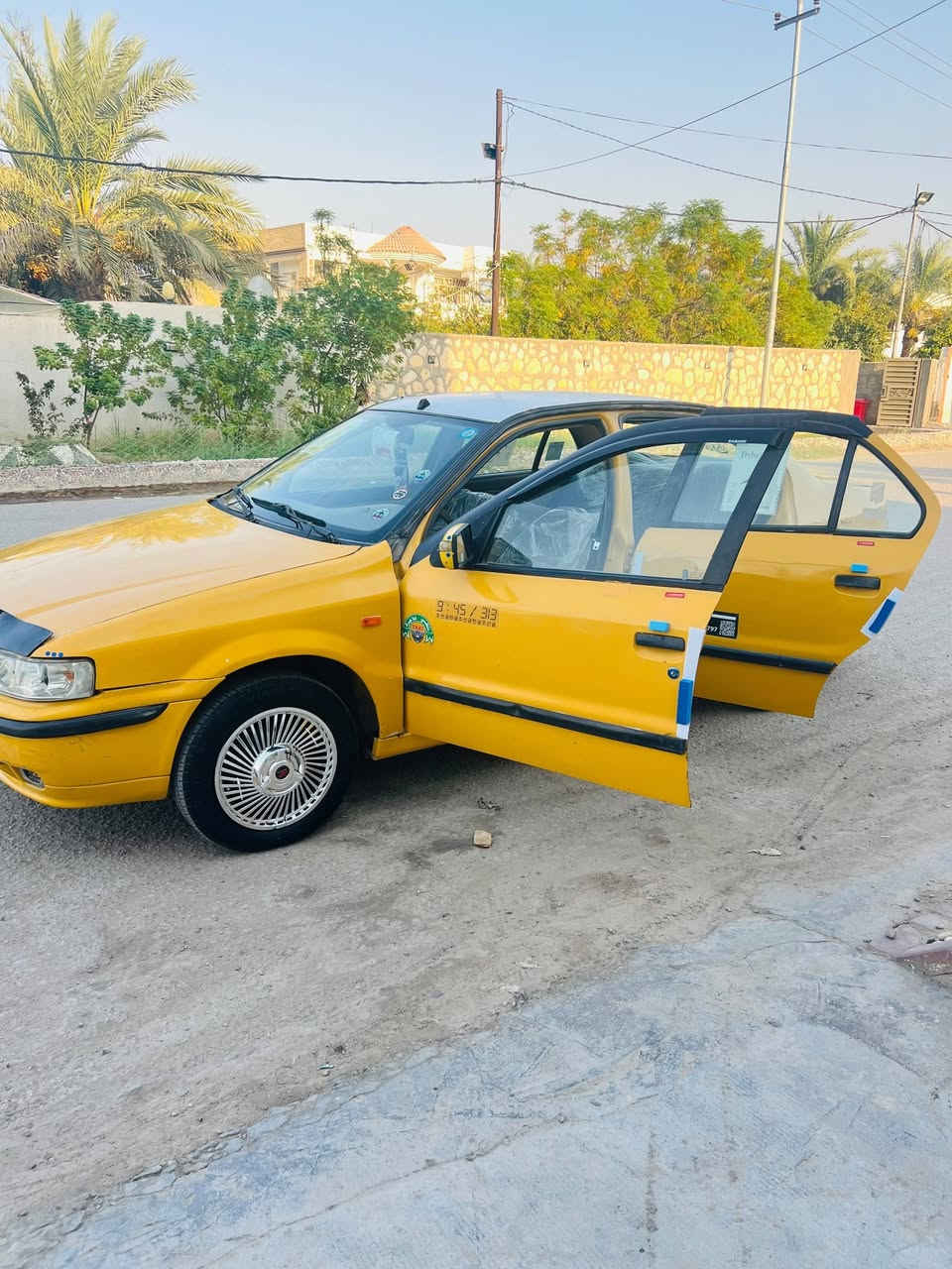 السلام عليكم بيع سريع سريع سريع 
سمند موديل 11 رقم بغداد دولي انگليزي تحويل مباشر سنويه لل 30 مصفره هيئة وغرامات مشروع وطني هزه وفحص جديد السياره جديده بمعنى الكلمه شرط أحلى من الصور السياره جاهزه گير ومكينه وحداديه وتبريد وتخم تاير جديد تخم تاير شادلها جديد السياره غرفتها كلش حلوه جاهزه السياره ناطقه يعني السياره كلش جاهزه ورخيصة السياره رايدها ب(26)$ وبيها مجال جداً بسيط مكاني بابل للاستفسار الاتصال على الرقم ***********.
