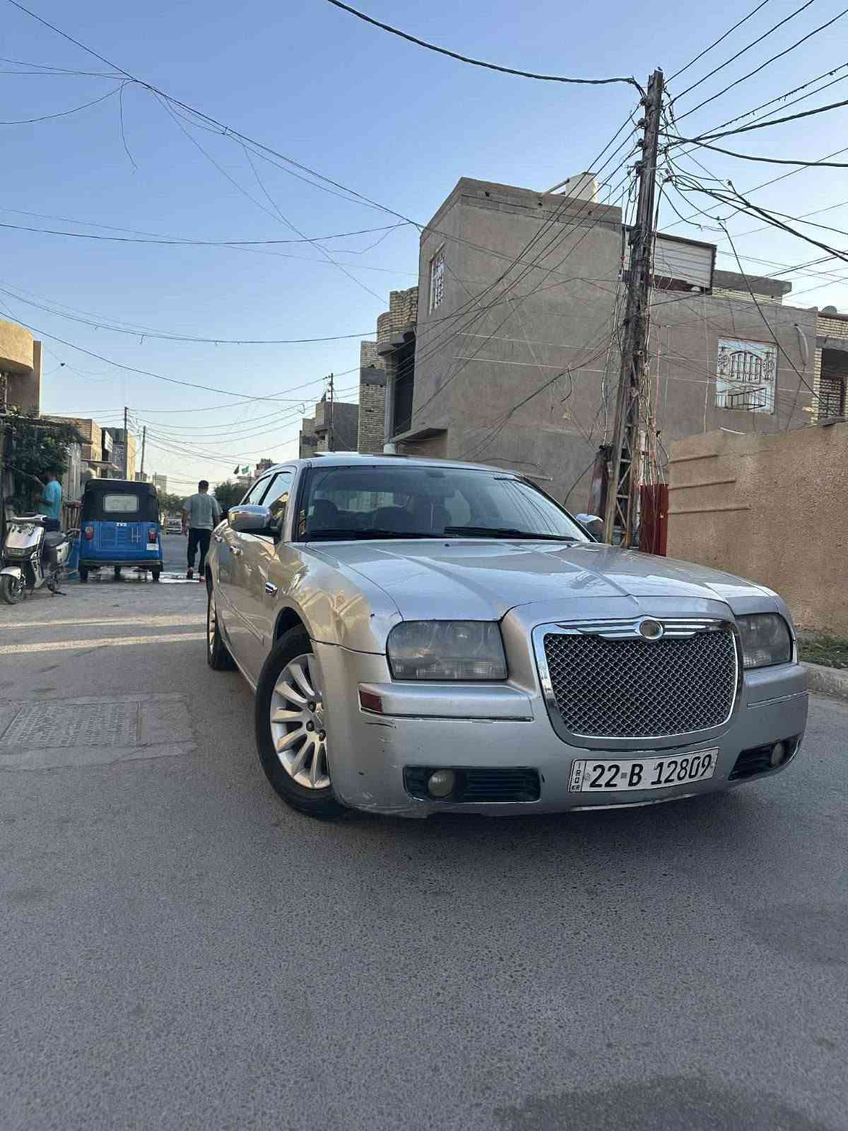 السلام عليكم اوباما ٢٠٠٦ مكينه ٣٥٠٠ السياره مصبوغه حزام مواصفاتها موضحه بلصور كلشي شغال بلسياره مابيها نقص رايدها٧٨ وبيها مجال قليل للتواصل *********** مكان السياره بغداد الراشديه
