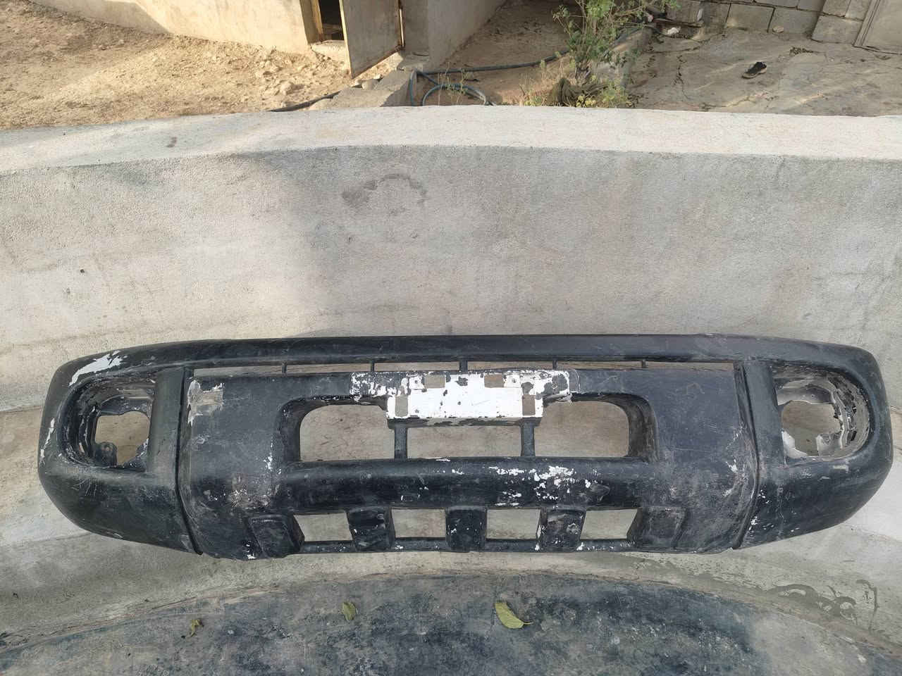ئە م دە عمیا بۆفرۆشتن
بە س بویاخی دە وێ 
لە چە مچە مالا
بۆکرین تە لە فون کە ن بۆ خاونی 
***********
