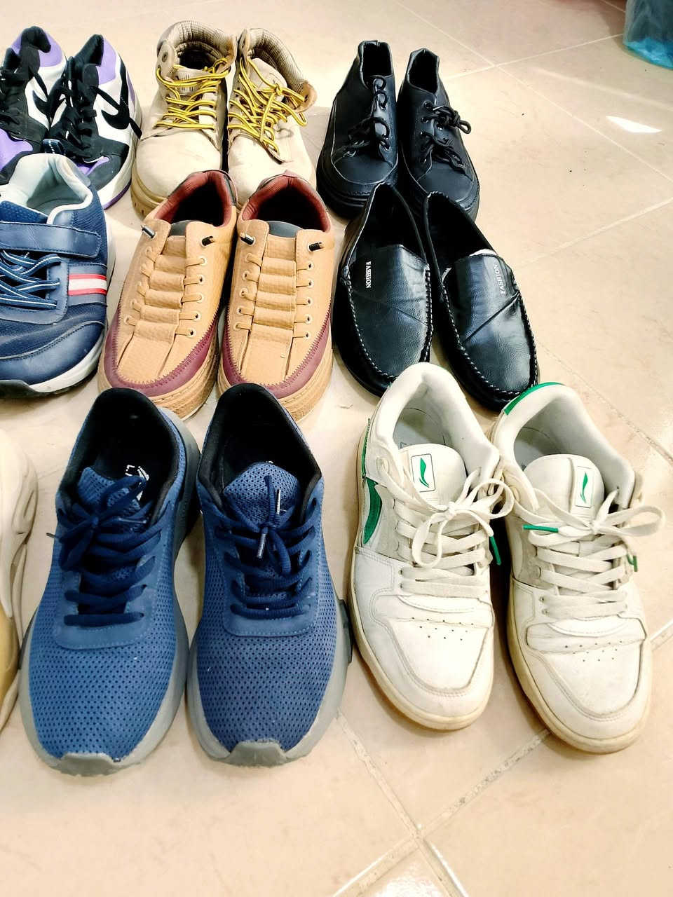👟 للبيع بداعي السفر أو التصفية – وجبة أحذية نظيفة جداً وبسعر مغري! 👟
• الحالة: استخدام قليل جداً (شبه جديدة ولا غلطة).
• النوعية: تشكيلة مميزة تضم أحذية طبية مريحة وأخرى من ماركات معروفة.
• القياس: جميع الأحذية قياس 42.
• طريقة البيع: البيع جملة (شلع قلع) وبسعر ما يتفوت.
• الموقع: أربيل - مجمع لوان سيتي (Lawen City).
⚠️ ملاحظة مهمة: أنا غير متواجد على الفيسبوك.
📞 للتواصل والاستفسار (واتساب فقط): ***********

👟 بۆ فرۆشتن بە نرخێکی زۆر گونجاو – کۆمەڵێک پێڵاوی زۆر خاوێن و بێ عەیب! 👟
• بارودۆخ: کەم بەکارهاتوون (وەکو نوێ وان و هیچ عەیبێکیان نییە).
• جۆر: پێکهاتوون لە پێڵاوی پزیشکی (مورتاح) و پێڵاوی مارکە ناسراوەکان.
• قیاس: هەموو پێڵاوەکان قیاسی 42ن.
• شێوازی فرۆشتن: هەمووی پێکەوە دەفرۆشرێت (شەل و بەل) بە نرخێکی زۆر هەرزان.
• شوێن: هەولێر - کۆمەڵگەی لاوان سیتی (Lawen City).
⚠️ تێبینی گرنگ: لە فەیسبووک بەردەست نیم.
📞 بۆ پەیوەندی و زانیاری زیاتر (تەنها وەتسئەپ): ***********
