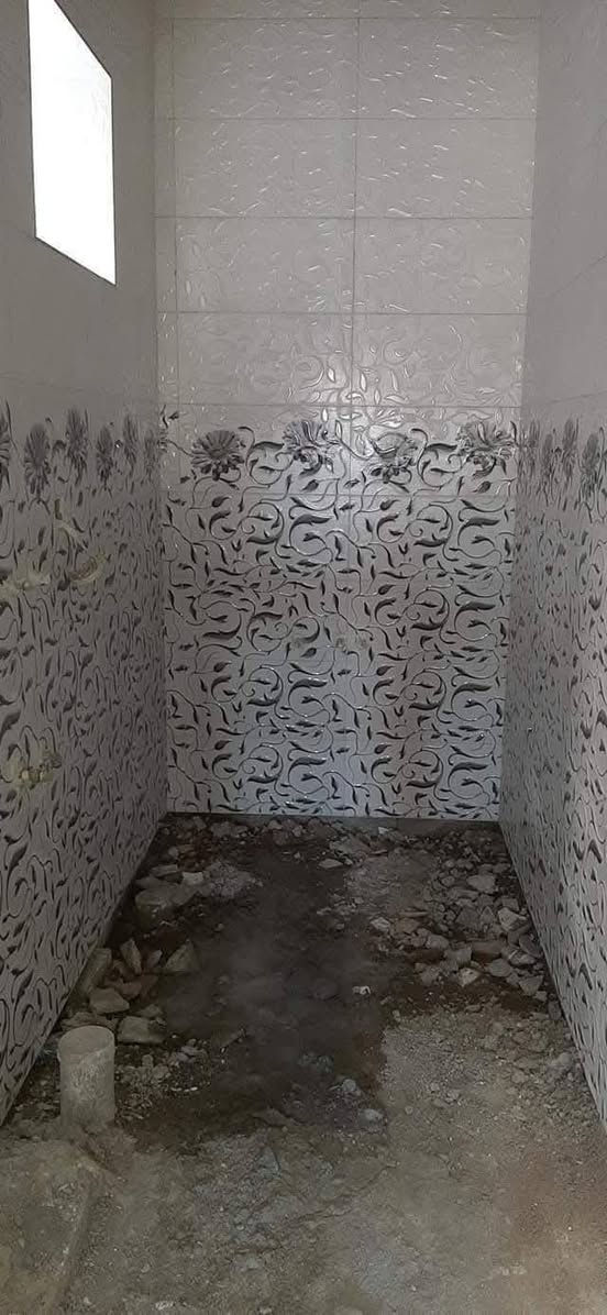 اصطه سيراميك متفرغ حاليا جدار وارضيه كوبنات عل متر ***********  ***********

