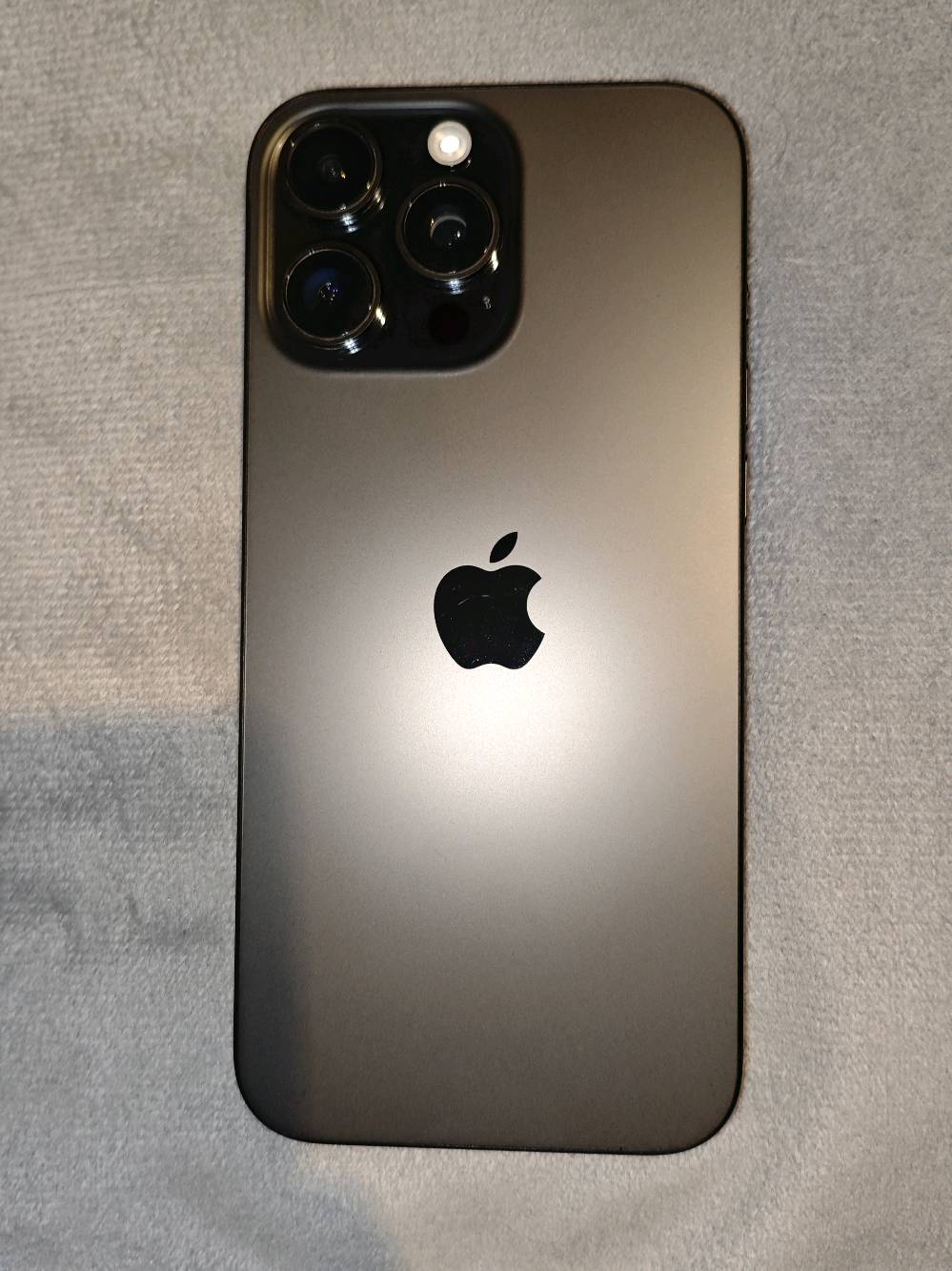 للبيع جهاز iPhone 16 Pro Max سعة 256GB ورام 8GB، باللون الرمادي التيتانيوم

-الملحقات: الكارتونة الأصلية + 8 أكفرة متنوعة.

-البطارية: 93% (عدد دورات الشحن 573).

-الحالة: ممتاز وبدون أي مشاكل فنية.

-الشبكة: مفتوح رسمي على جميع الشبكات (No SIM restrictions)

مدة الاستخدام الفعلية سنة و4 أشهر

ملاحظة: يوجد أثر كسر بحماية الشاشة الزجاجية بإحدى الزوايا، لم يتم فحص الشاشة الأصلية تحتها بشكل نهائي. الفحص متاح قبل الشراء، وأي عيب يظهر بالشاشة الأصلية بعد الفحص المباشر السعر قابل للتفاوض
تريد أضيف موقعك وين بالضبط حتى يكون واضح للمشتري؟: 
بغداد مدينة الصدر قطاع 43 
تحب أذكر السعر النهائي لو تفضّل السعر على التفاهم؟: 
مليون 300قفله
هل تريد أكتب بوضوح إن الفحص قبل الشراء متاح وأن البيع بدون استرجاع بعد المعاينة؟: 
نعم 
بالنسبة للملحقات، الأكوفر الـ8 كلها أصلية/جديدة لو مستخدمة؟: 
مستخدمات بس نظيفات 