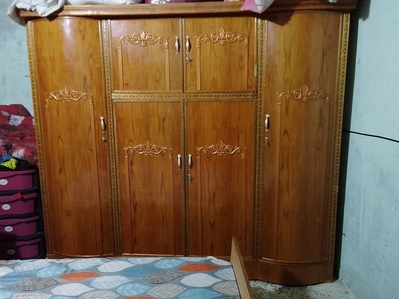 سلام عليكم غرفه نوم عراقيه صاج كامله مابيها ضرر بعدها نظيفه عوزها ملاحظات بسيطه للبيع سعرها ب600وبيها مجال العنوان بغداد  حي النصر 
***********
