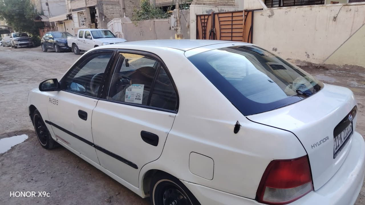 سياره اكسنت فيرنا 
اوتوماتيك 
موديل 2000
للبيع مكانها بغداد الدوره جمعيه خير الله
تبريدها نقص غاز فقط 
سياره جاهزه
***********
مكلف بالنشر الاتصال عل الرقم
