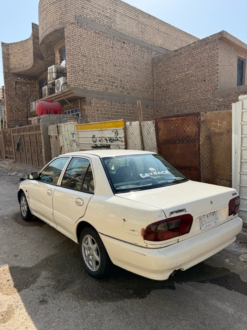 السلام عليكم 

بروتون ويرا 2004

كير مكينة حدادية تبريد كلها مكفولة

عليها  سماعات ودمام اصلية

وشادلها منظومة زنون لايتات وبلوجكترات

السيارة على ايدي لو مرة اطلع بيها بلأسبوع لو ما اطلع

بانزين بس محسن مشايفة العادي ودهن كله امزويل 

عوزها بس تبديل للرقم عود اوكعه من سعرها

رايدها ب 47 وبيها مجال حك الشراي

مكاني بغداد الزعفرانية

***********