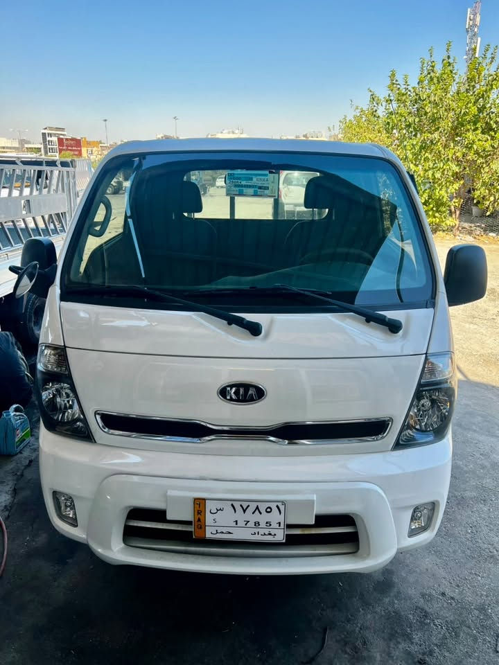 کیا براوە٢٠١٢
بۆ فرۆشتن کیا دوتەنی ٢٠١٢ براوە
مەکینە ٣٠٠٠ سۆپەر مەکینە رەش مەرخوب
بیلاد ٢٠١٢یە فول فول مواسەفاتە ئاوینە کارەبا
کوشن هیتەر  کوشن جلد
قترە رزیوی نیە گیرومەکینە تەبرید ئەکسلی بە شەرت
*********** 
***********
